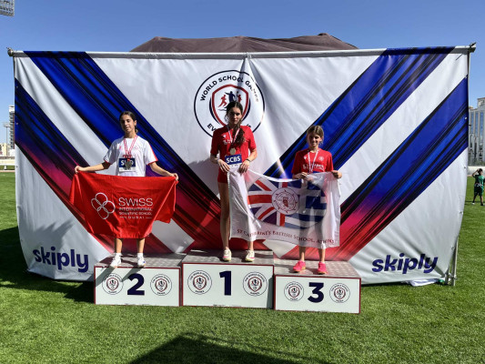 Ariana_and_Nastazia_podium.jpg